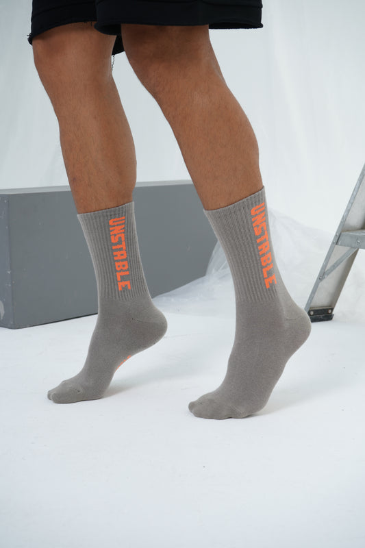 UNSTABLE LOGO LONG SOCKS